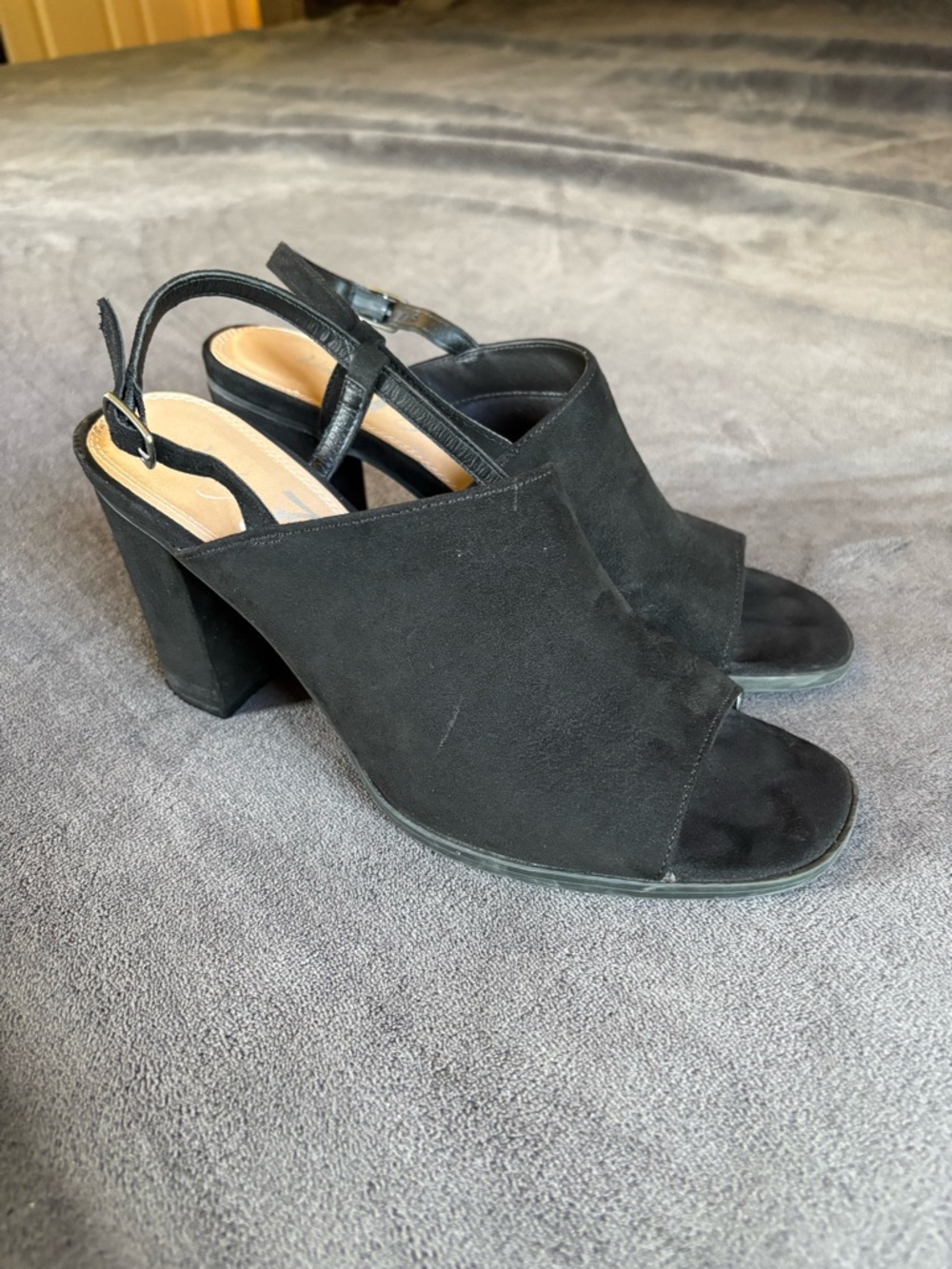 Women’s Vintage 7 Eight Brand Suede Black Heels Size 8, Peep toe, Slingback